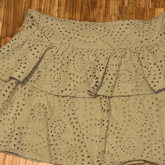 Express women’s 14 large skirt mini light sage green  Eyelet tiered boho basic - Picture 2 of 7